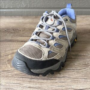 Merrell Moab 2 Hiking Women’ shoes size 9